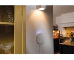 ABUS Smartvest Pro Starter-Set 3 Alarmanlage & WLAN Innenkamera & Warnaufkleber